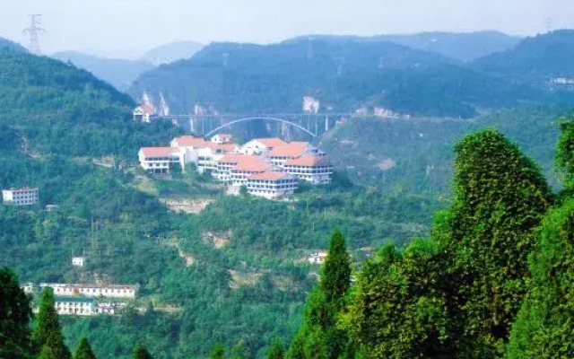 Longquan Hotel