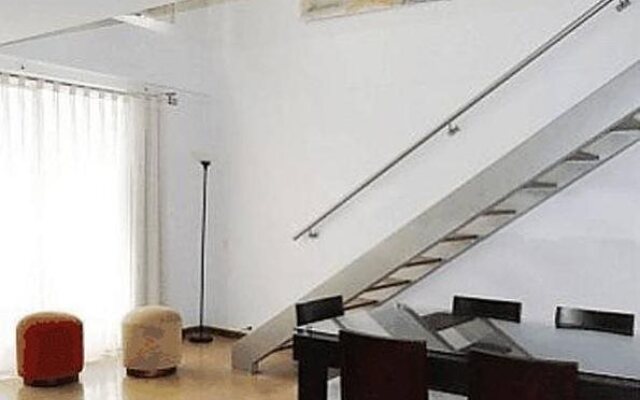 Travelers Orange Suites