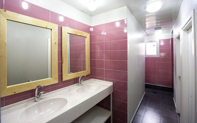 Little Tel-Aviv Hostel