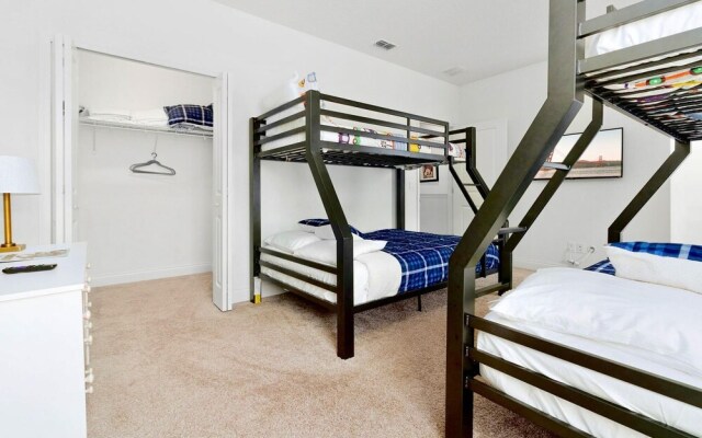 Stylish 3BR Townhouse With Pool Near Disney