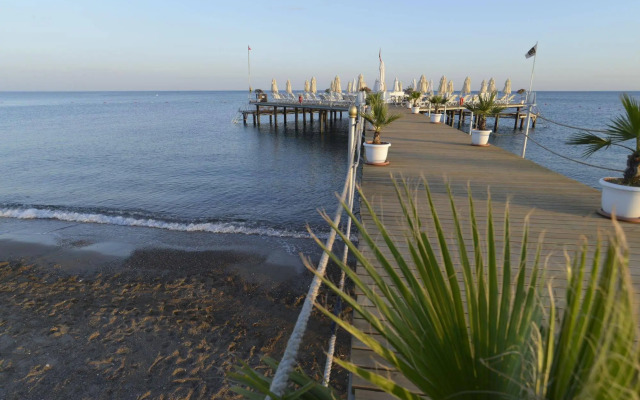 Baia Lara Hotel
