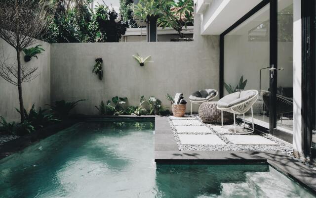 Lloyd's Inn Bali