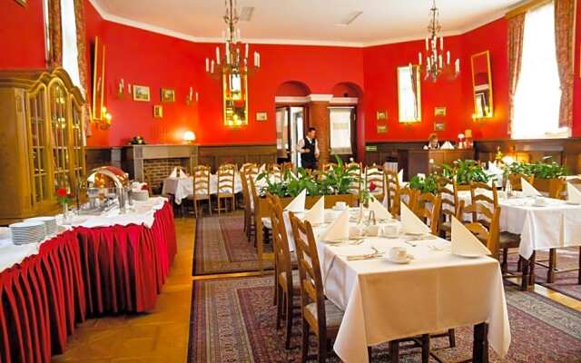 Hotel Zamek Pułtusk Dom Polonii