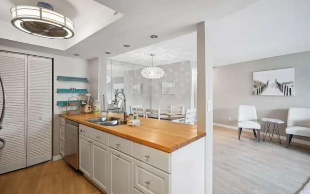 Land's End 1-306 Bay Front- Premier
