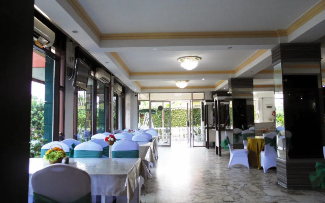 OYO 2487 Sampurna Jaya Hotel