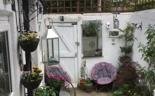 19 Larchfield House