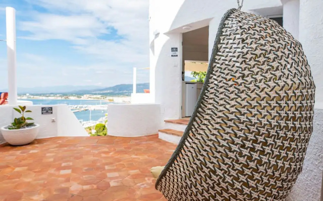 Castell Mar 1002 in Roses