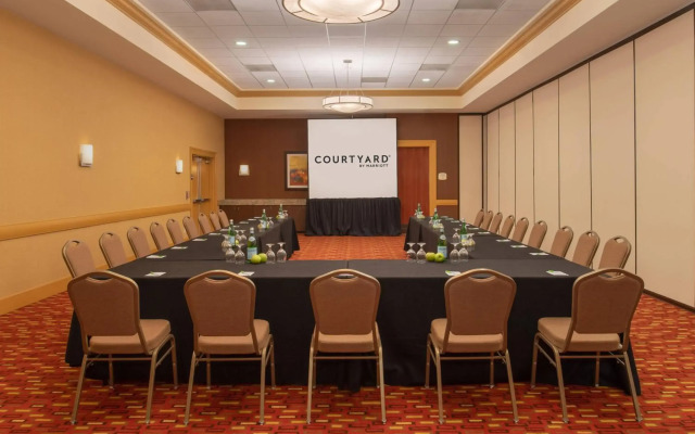 Courtyard by Marriott Sacramento Cal Expo