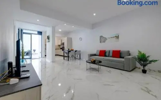 Unbeatable Location 2 Bedroom With Terrace