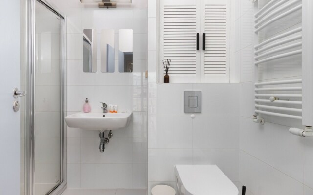 Heart of Gdansk Apartment by Renters