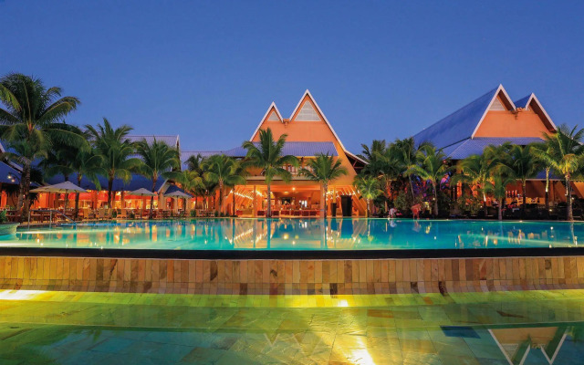 Victoria Beachcomber Resort & Spa