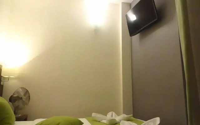 Hotel La Perle Montparnasse