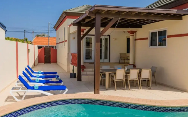 Sleeps 11 6 Bedrooms Privatepool Outdoor Dining