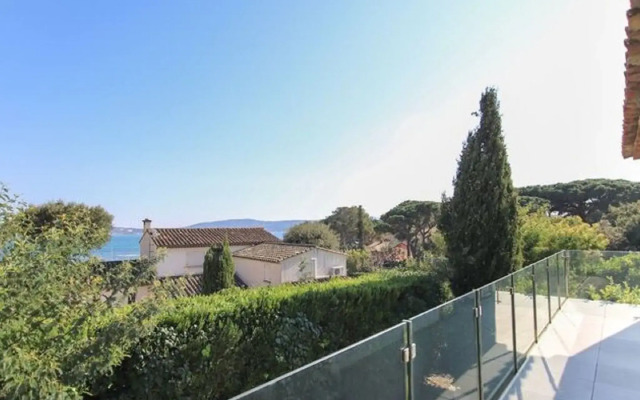 Cheerful Holiday Home in Grimaud With Private Pool
