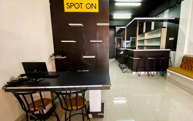 Sho Family Homestay & Resto by OYO Rooms