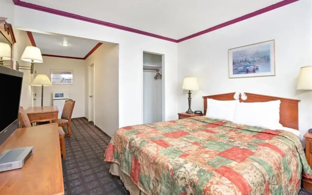 Super 8 Santa Cruz/Beach/Boardwalk West