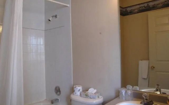 Brigantine Inn & Suites