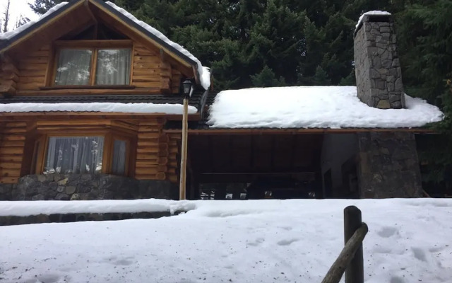 Amazing 4 Bedroom Chalet Villa Traful VT1 by Apartments Bariloche
