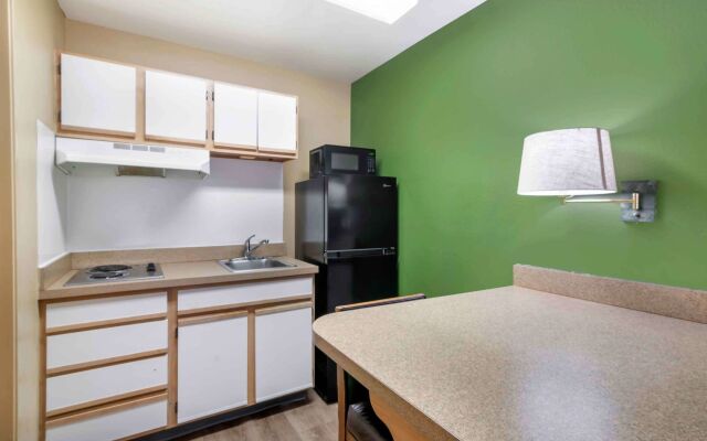 Extended Stay America Suites Kansas City Shawnee Mission