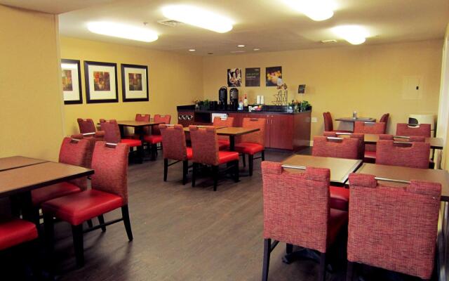 Extended Stay America Suites - Tampa - Airport - N. Westshore Blvd.