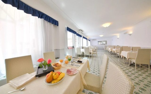 Hotel Antares
