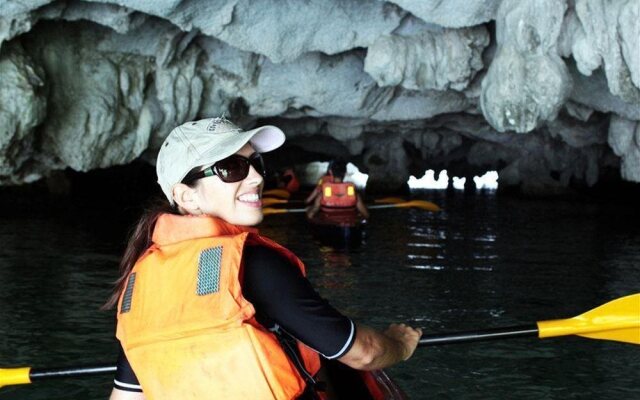 Garden Bay Premium Cruise