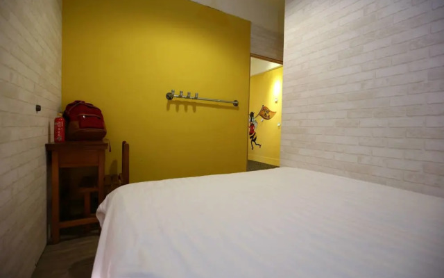 Hive Backpackers