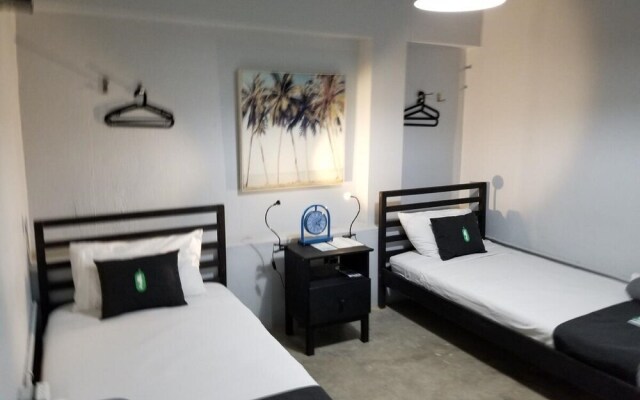Nomada Urban Beach Hostel - Adults Only