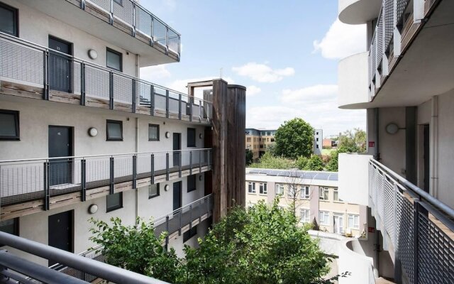 Stylish 2BR flat with balcony, near King’s Cross!