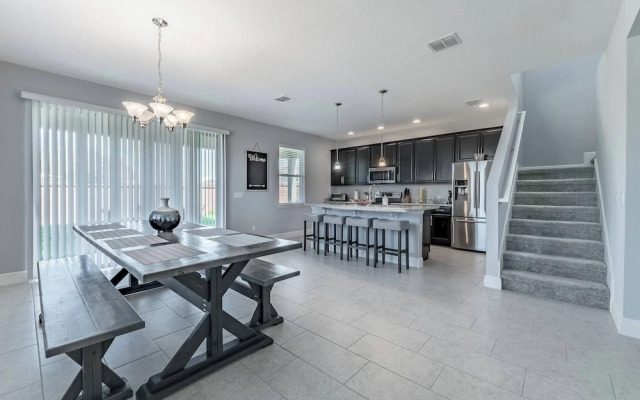 Home Near Disney Area-sleeps 14 Guest