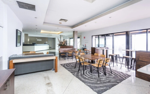 Ascot Quays Apartment 102