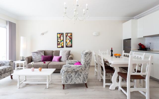 Cosy Apartment with views