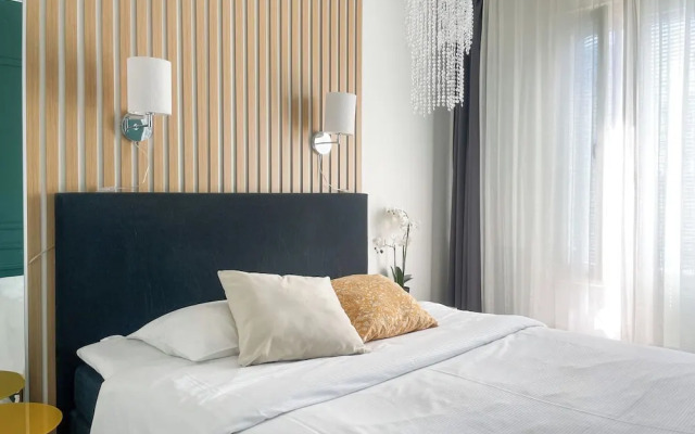 Cozy apartment right next to metro station