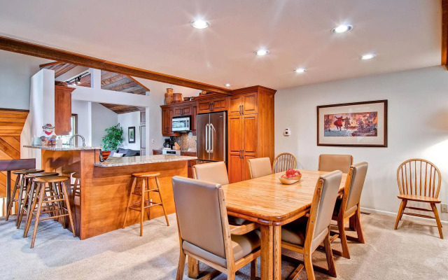 Ridgepoint Townhomes by East West Hospitality