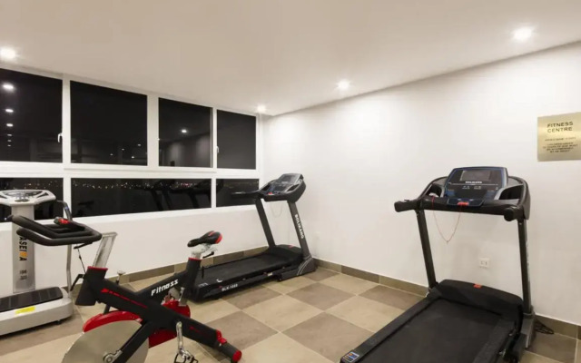 Maple Leaf Hotel & Apartment