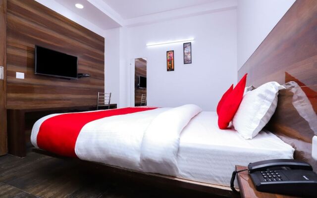 OYO 28606 Kavya Residency