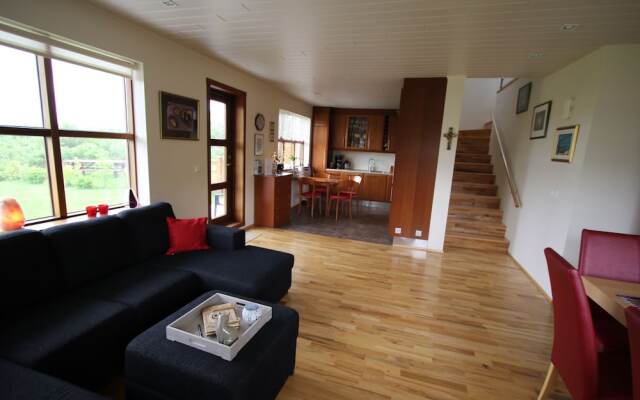 Háholt Cosy House