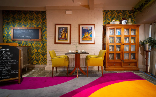Ashley Hotel