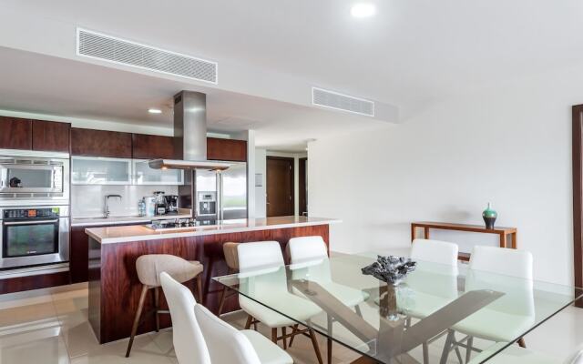 Z Casa Marea 2 Bedroom Condo by Redawning