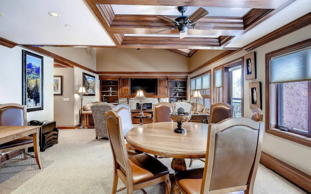 Lion Square Lodge