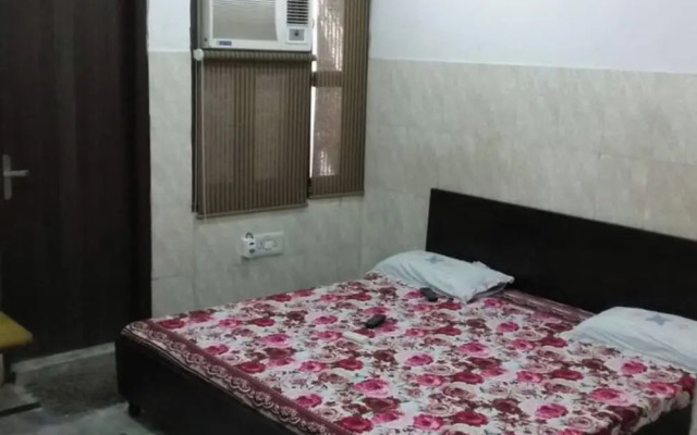 Goroomgo Brij Dham Guest House Mathura