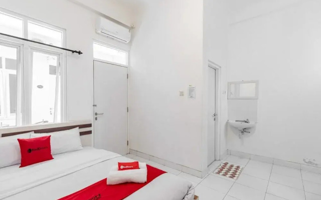 RedDoorz Syariah @ Wisma Arya 2