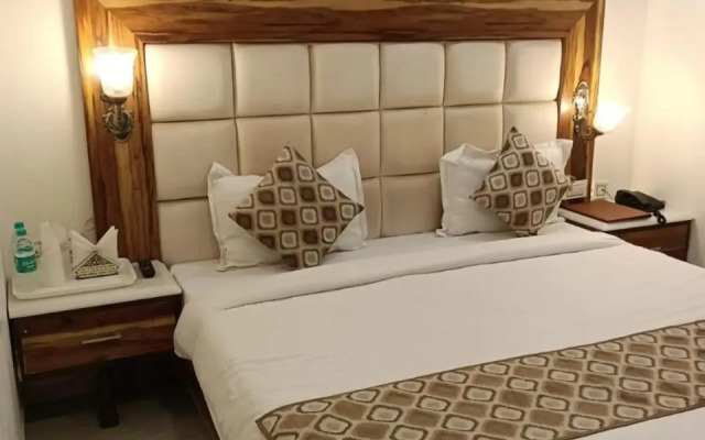 OYO 22115 Hotel D Plaza