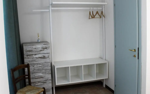 House on the lake shore of Laglio