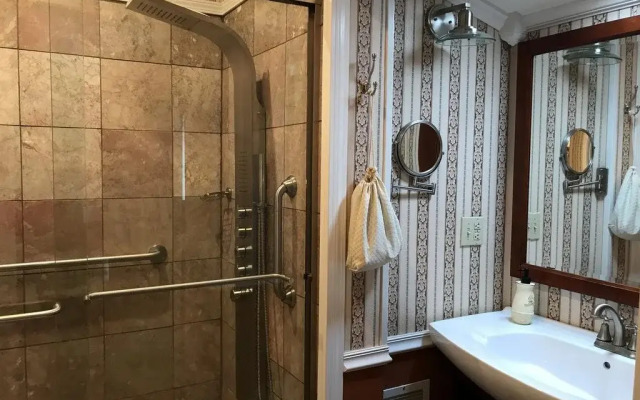 Melange Bed & Breakfast