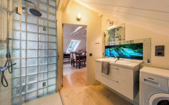 Apple 9 Apartment