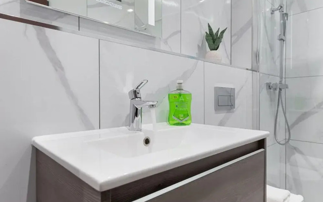 Bright Studio Retreat in Golders Green