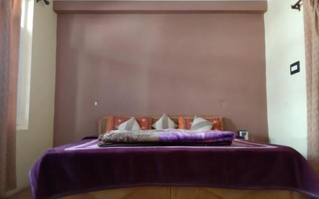 Tushar House Home Stay