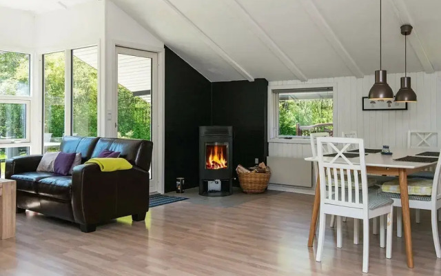 6 Person Holiday Home in Oksbøl