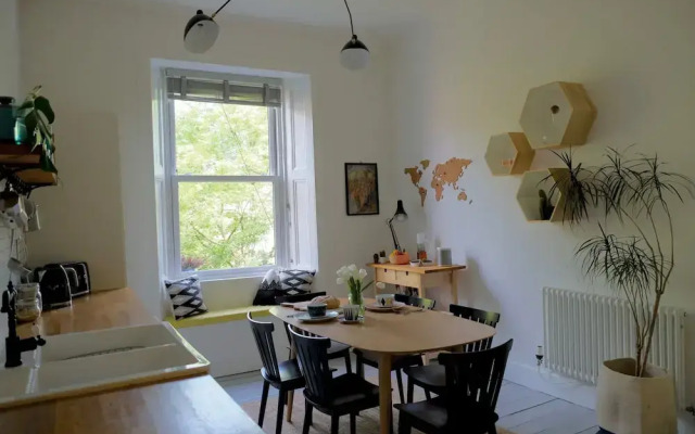 Scandi-style 1 Bedroom City Centre Apartment